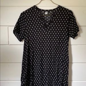 Black/White Paisley Old Navy T Shirt Shift Dress